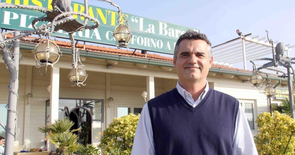 Addio a Stefano Pistelli, titolare de “La Barca”: stroncato da un infarto nel suo ristorante 