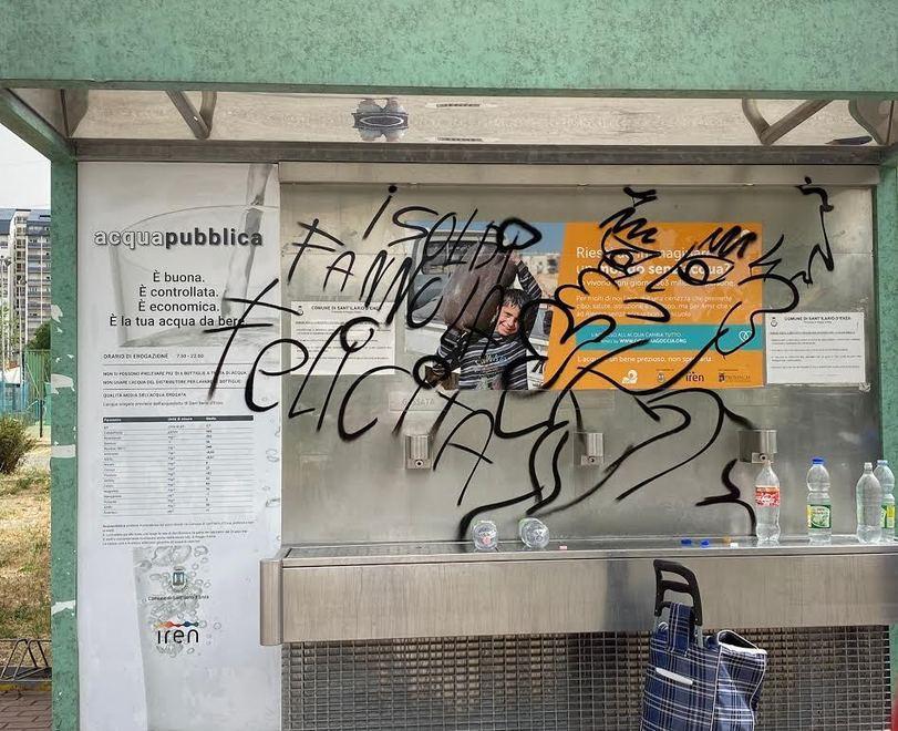 Scritte e danneggiamenti. Il Comune: serve rispetto e denuncia i vandali 