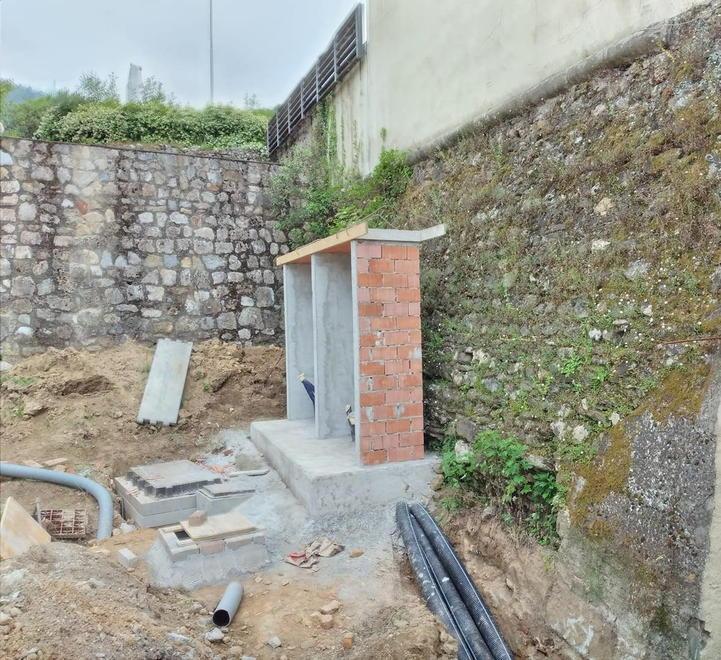 Cemento armato accanto alle mura Il Pd: «È orrendo» 