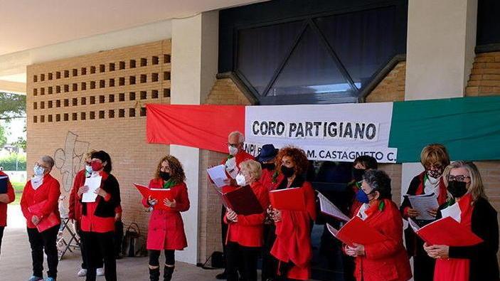 Cuore e note del Coro Anpi per non dimenticare le vittime dell’eccidio
