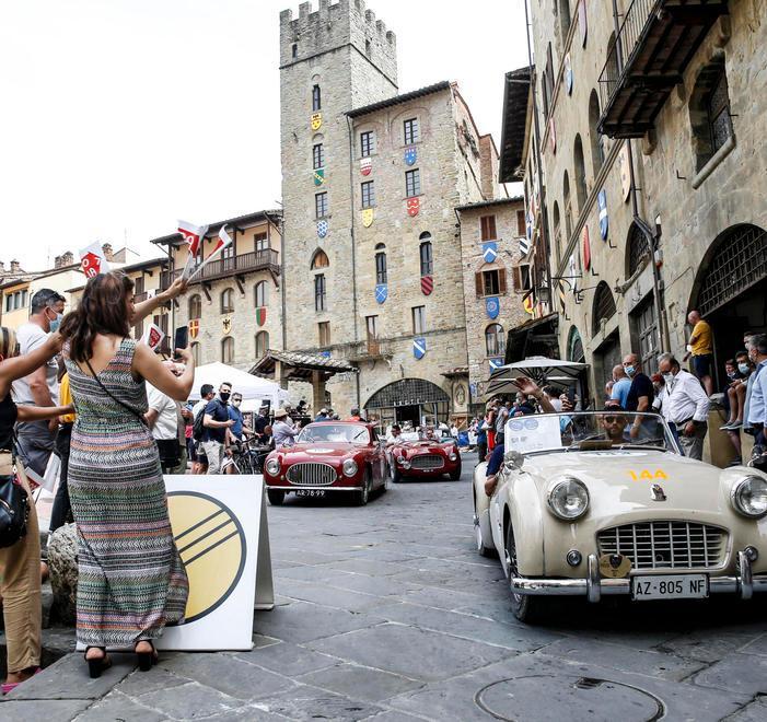 La sfilata della Mille Miglia: punti strategici Novi Sad, corso Duomo e Accademia 