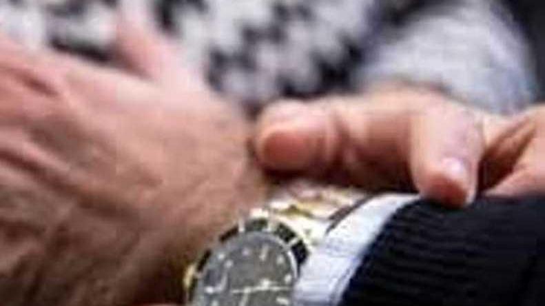 Ruba Rolex a un anziano Denunciata una 31enne