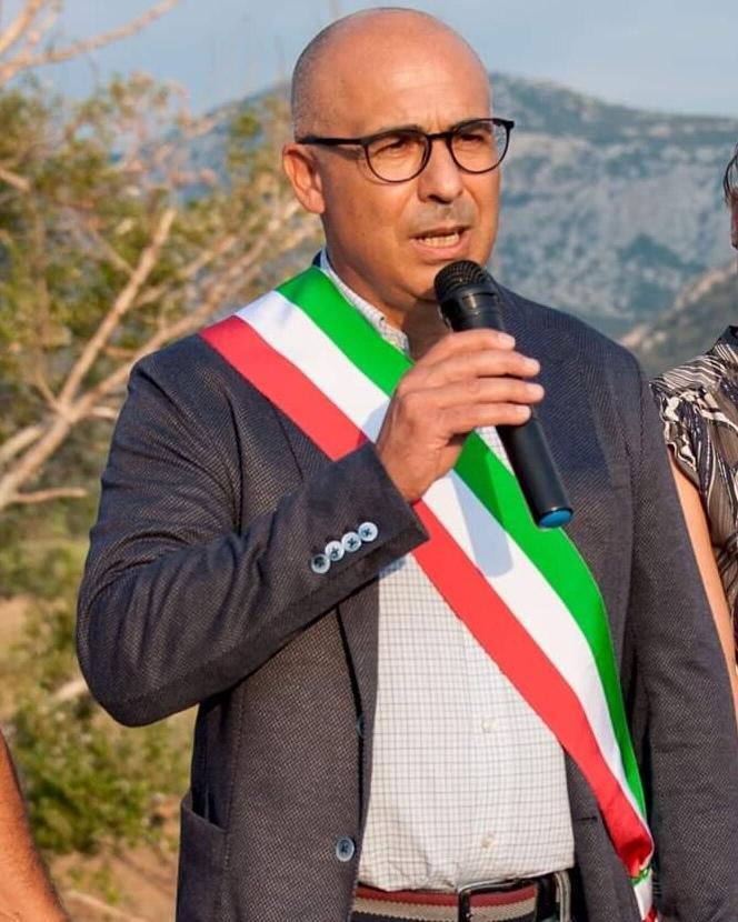 Oliena. Il sindaco contrattacca: «Ma Carta era sempre assente»