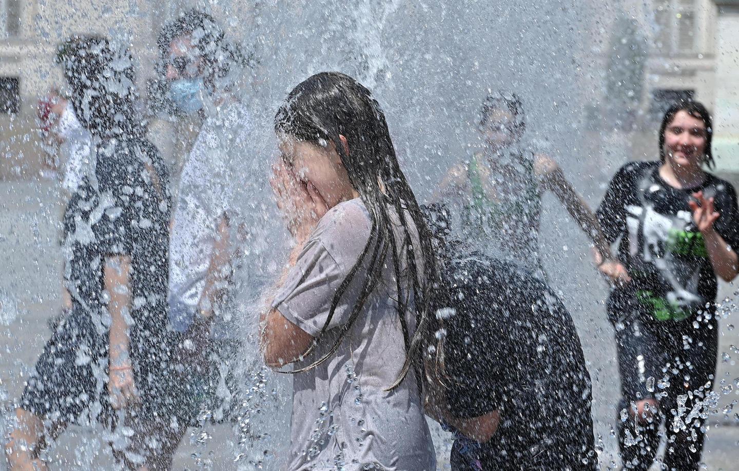 Un weekend a 40 gradi allerta meteo sino a lunedì 