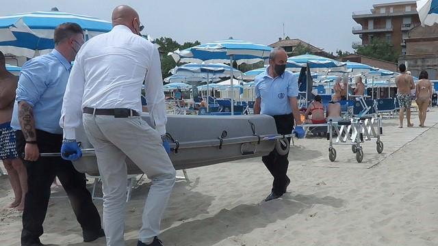 Colto da malore, 84enne di Formigine annega in mare a Bellaria