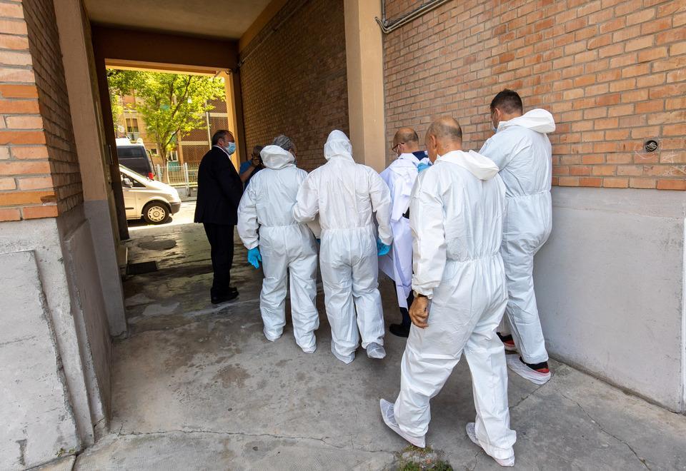 Ferrara, nessun segno di traumi sul bimbo morto. Si attende l’esito dell’esame tossicologico 