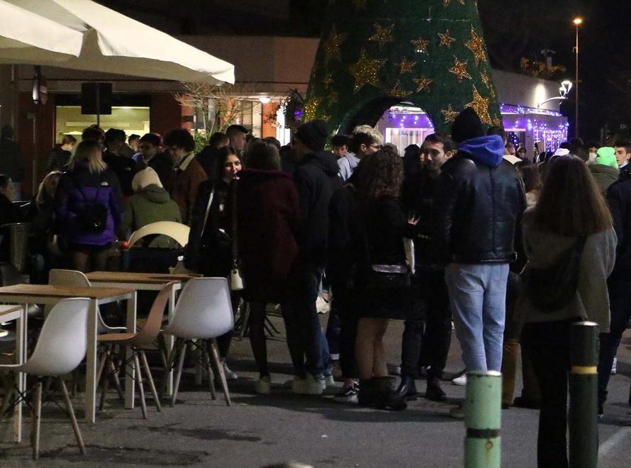 Movida a Marina: promossi i locali del centro e la vigilanza ma i giovani arrivano già ubriachi 