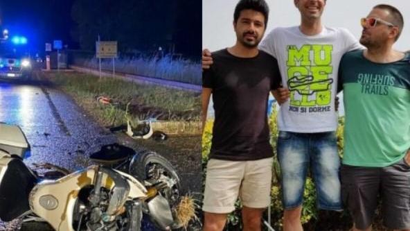 A sinistra l'incidente. A destra Giulio Bernini abbraccia due amici