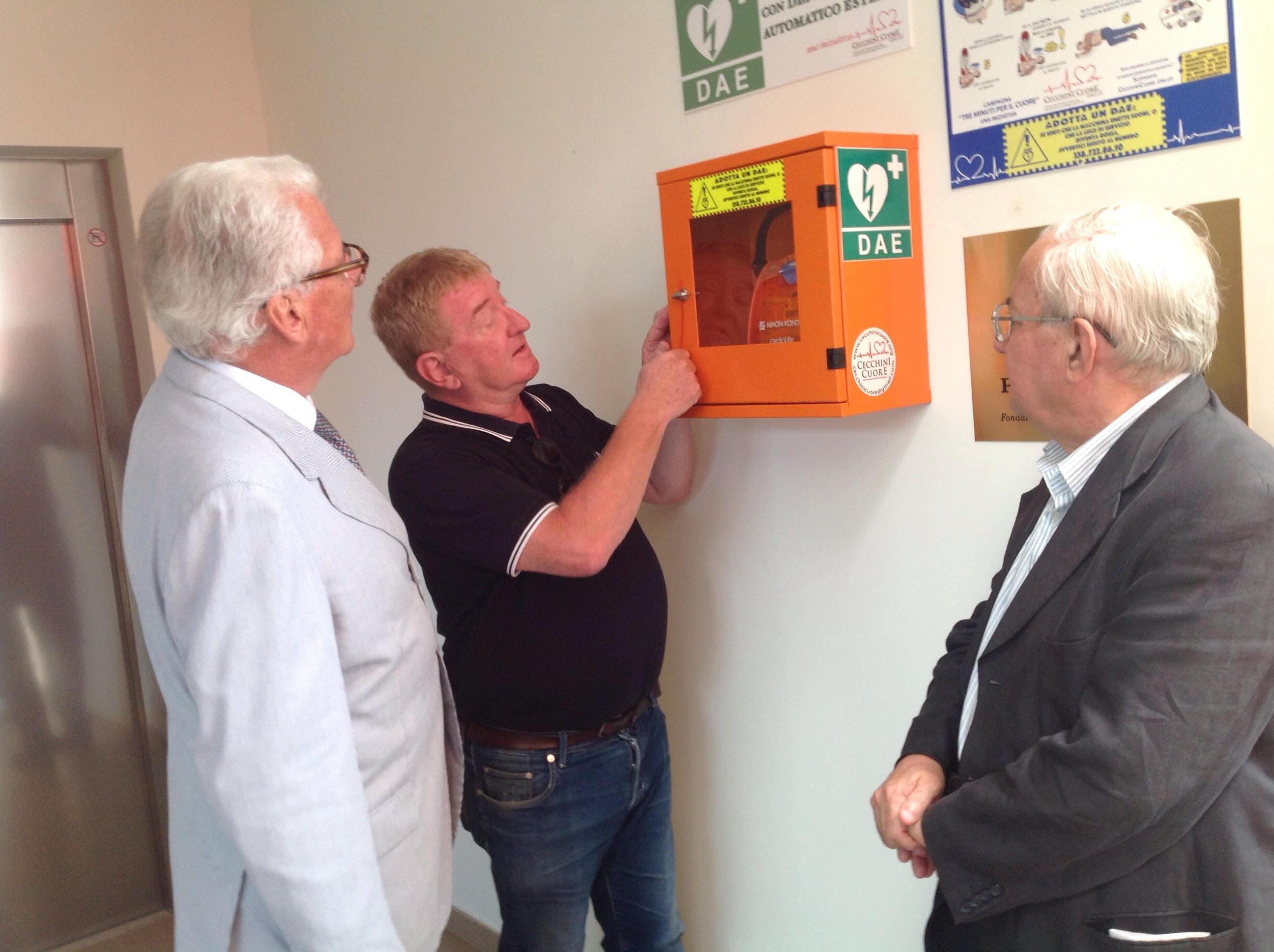 Colpita da un attacco di cuore, viva grazie al defibrillatore 