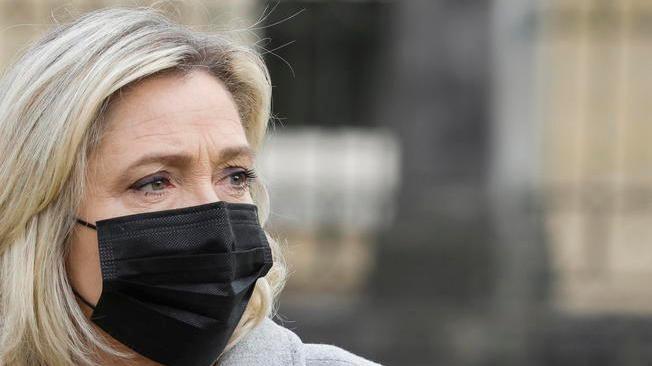 Francia: Le Pen non sfonda, destra avanti nelle regionali