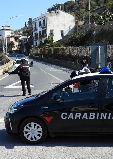 Picchia la compagna e si accanisce sul gatto