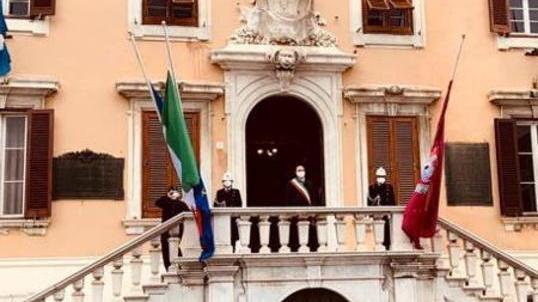 Promosso un altro dipendente al posto suo: il Comune di Livorno ora deve risarcirlo