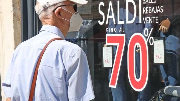 Amazon fa sconti prima dell’inizio saldi: commercianti infuriati
