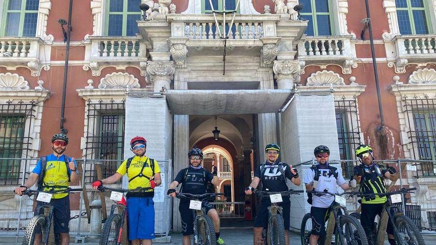 Dal Palazzo Ducale a Massa con l’e-bike percorrendo l’affascinante Via Vandelli