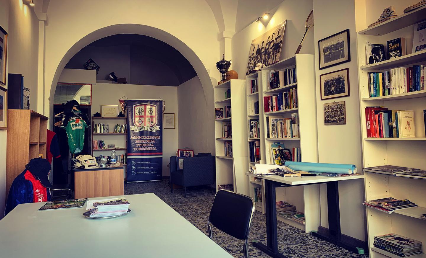 Il centro rinasce con libri e sport 