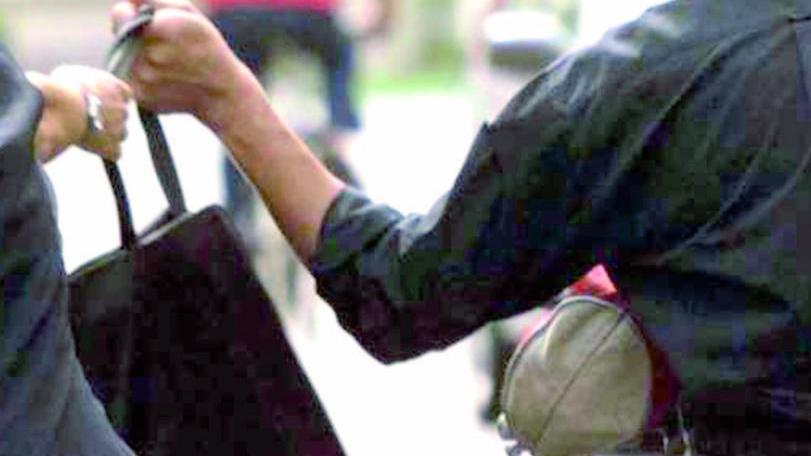 Ferrara. Lo scippatore seriale è di nuovo in libertà: scatta l’avviso orale