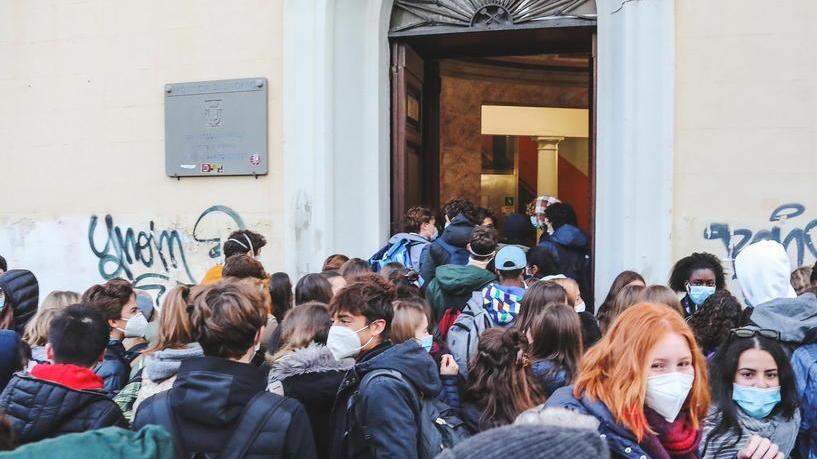 Prof del liceo Enriques contro la terza sede: «L’ipotesi di Shangai è inaccettabile»