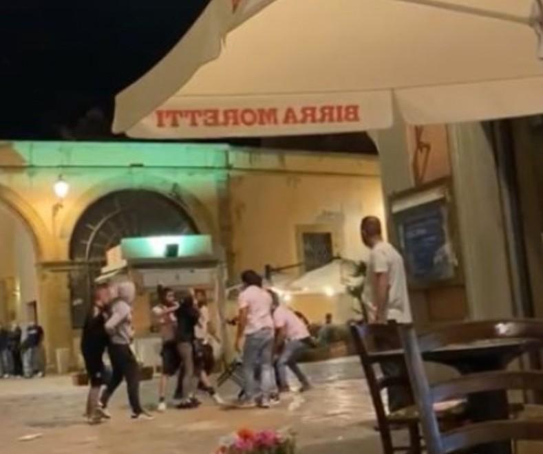 Rissa con sedie e bottiglie: daspo di 2 anni a un 30enne 