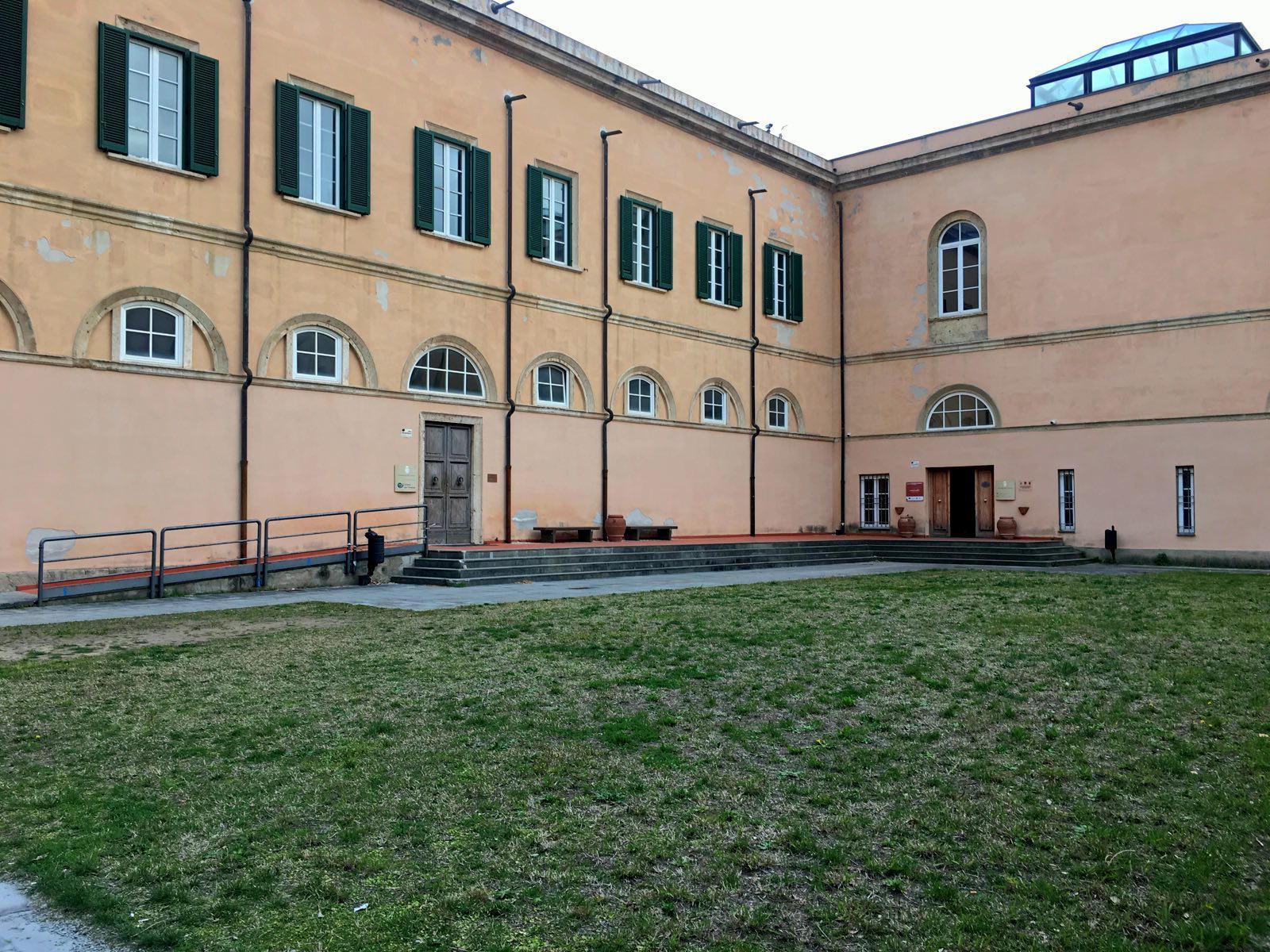 Ladri nella sede della Provincia di Livorno: rubati i soldi dalle macchinette 