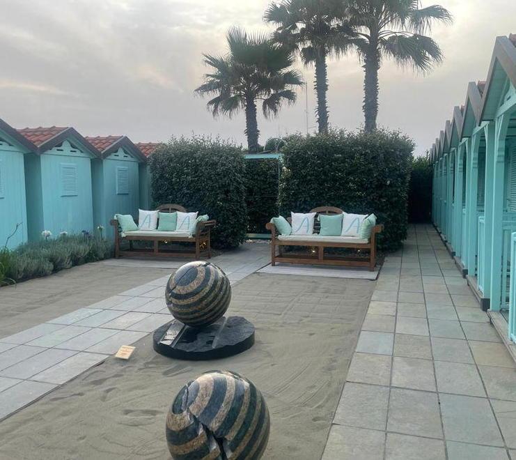 La ripartenza della Versilia celebra le sculture del coreano Park Eun Sun 
