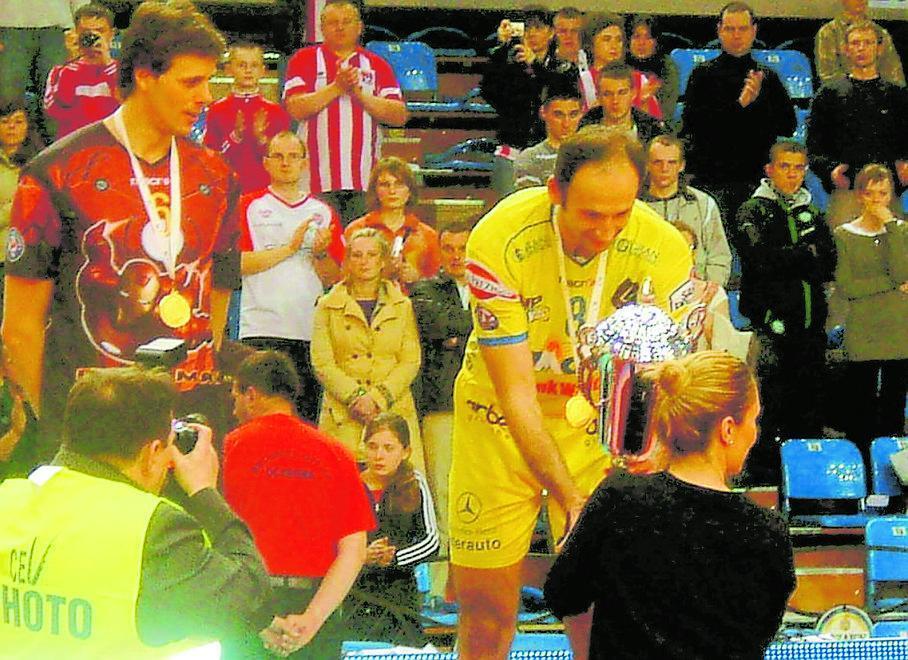 Campione sempre al servizio della squadra, nessuno come lui in battuta: in gialloblù ha vinto lo scudetto da giocatore e dirigente