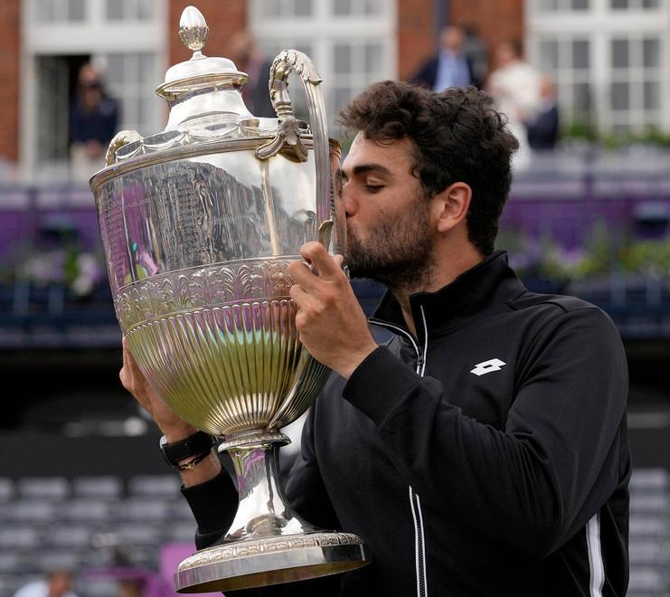 Matteo Berrettini entra nella storia: primo italiano a trionfare al “Queen’s”