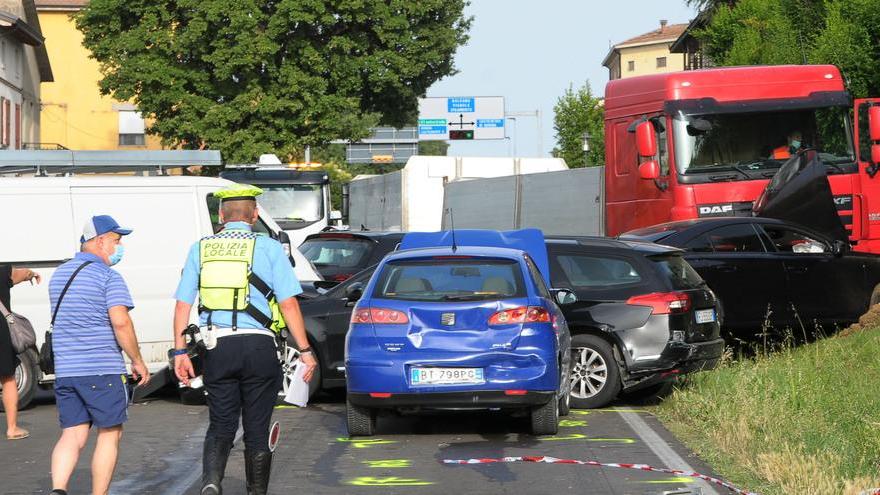 Castelvetro. Maxi-botto a Ca’ di Sola: 9 mezzi coinvolti