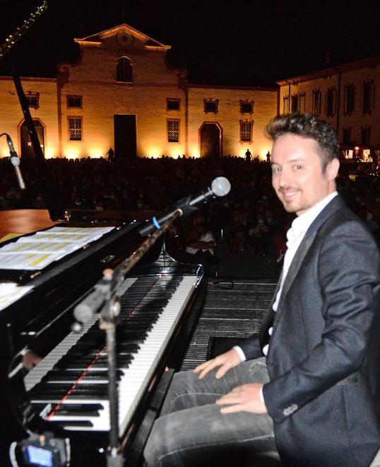Macchioni in piazza della Rosa «Atto d’amore per la mia Sassuolo» 