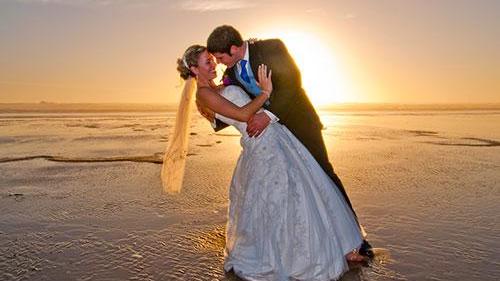 Olbia, il matrimonio in spiaggia costa mille euro