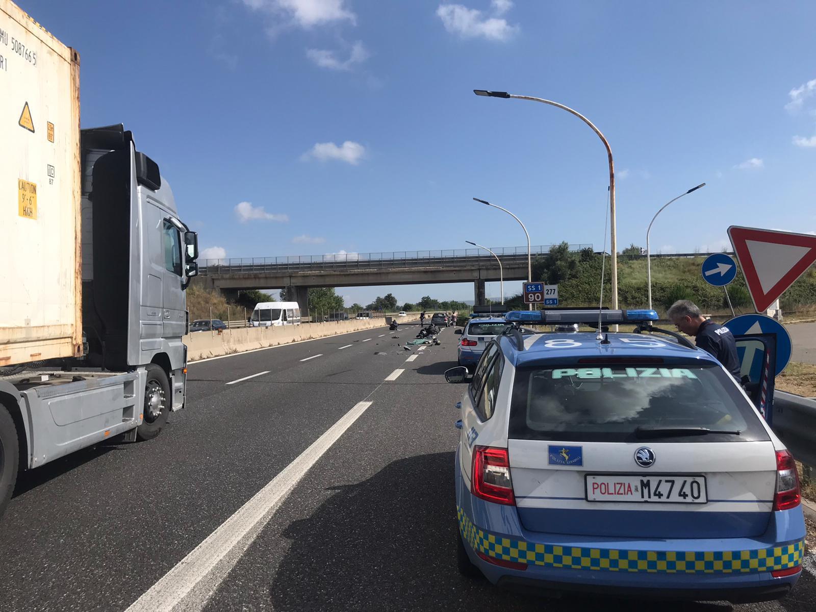 Tragedia a Cecina, muore in scooter sulla Variante nello scontro con l'auto 