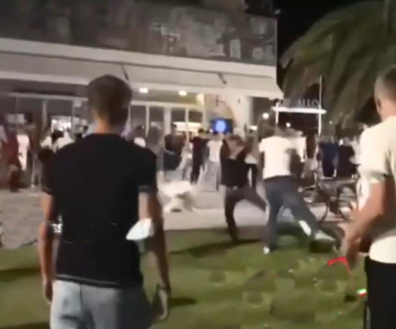 Il fermo immagine di uno dei video