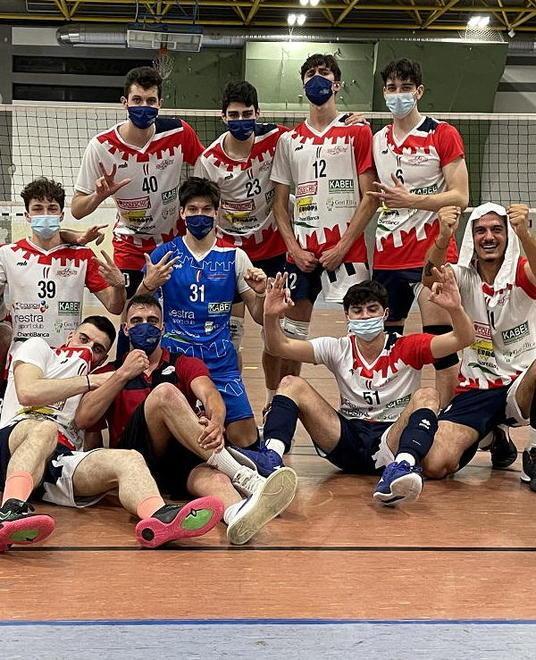 L'esultanza dei rossoblù del Volley Prato