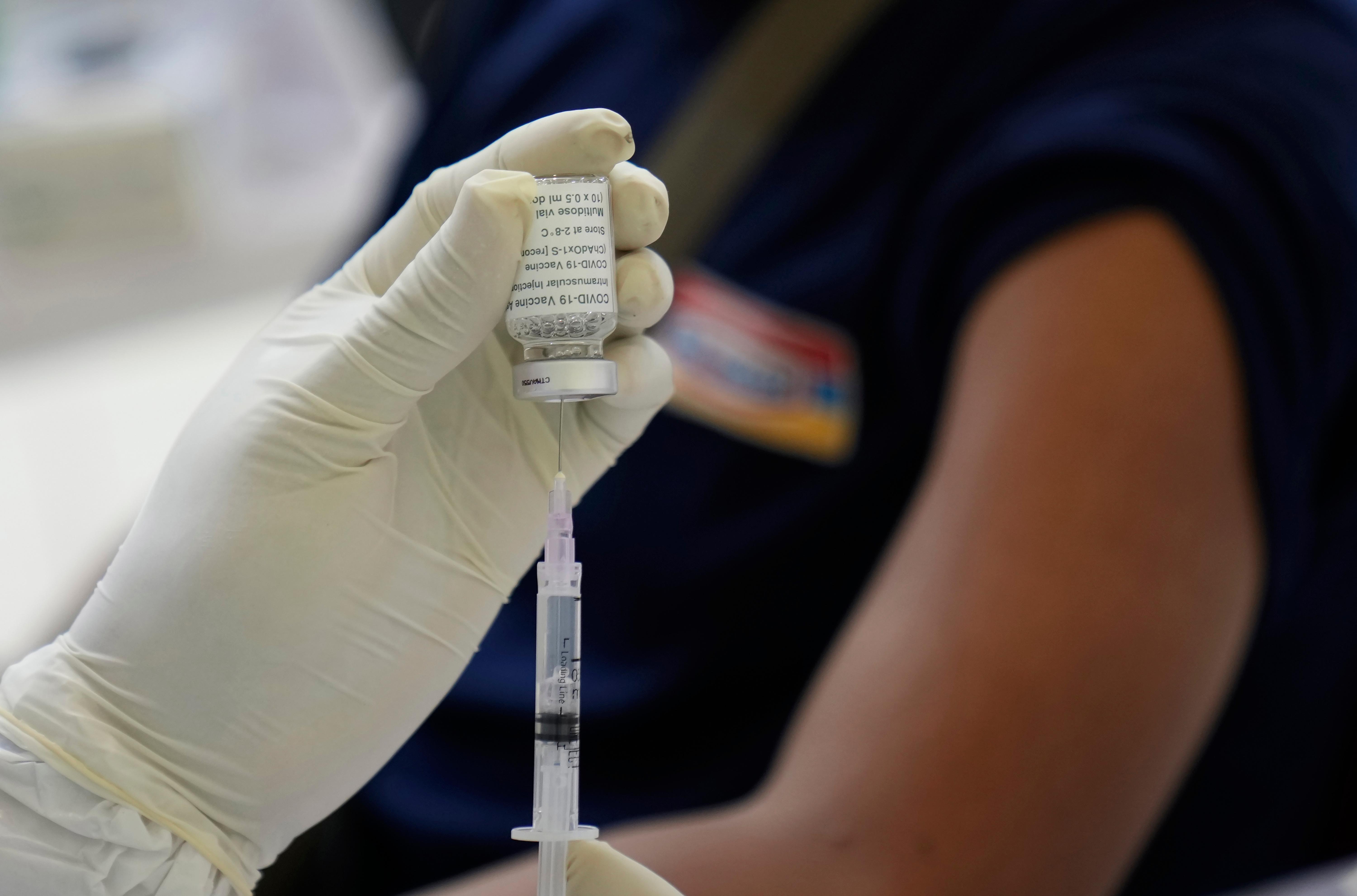 Genitori no vax, i figli minorenni si rivolgono ad un avvocato: due casi in Toscana