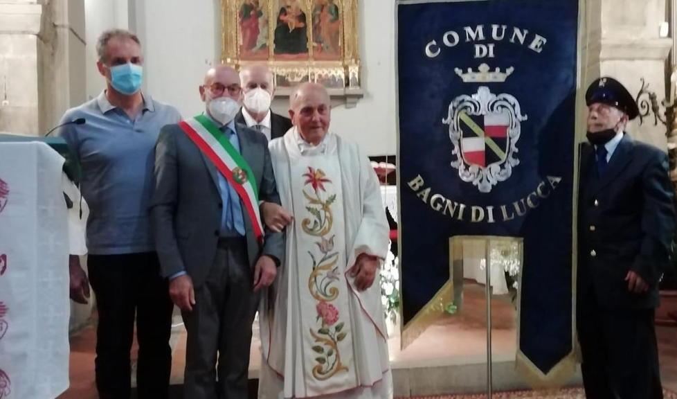 Don Mario Tolomei festeggia cinquant’anni di sacerdozio