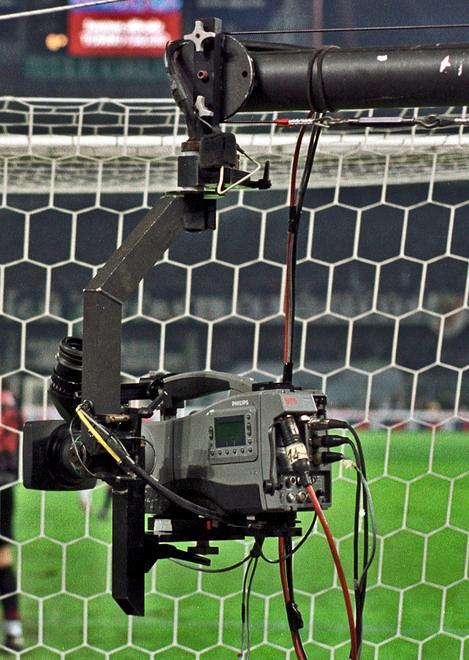 Calcio-spezzatino, la Lega rinvia ancora Dieci orari diversi? I club vogliono i soldi 