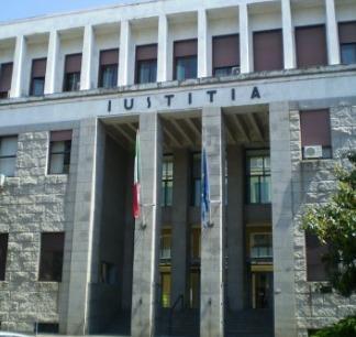 Direttori di banca versiliesi assolti per il reato di usura 