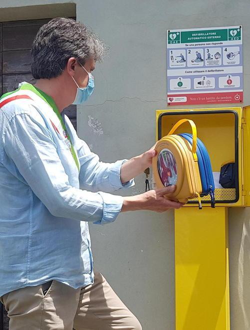 Defibrillatore installato alla Casina dei Pescatori