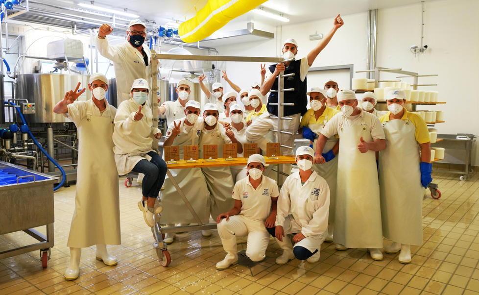 Caseificio Busti in trionfo: piovono le medaglie al Trofeo CaseoArt 