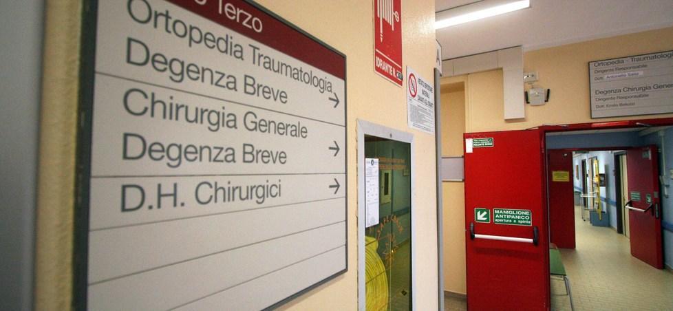 Ripartite le visite negli ospedali reggiani Ecco quali sono le regole da rispettare 