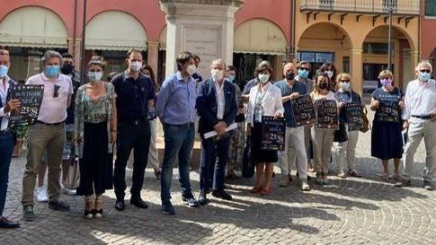 Ristoranti in piazza, negozi aperti e spettacoli Cento rilancia il centro