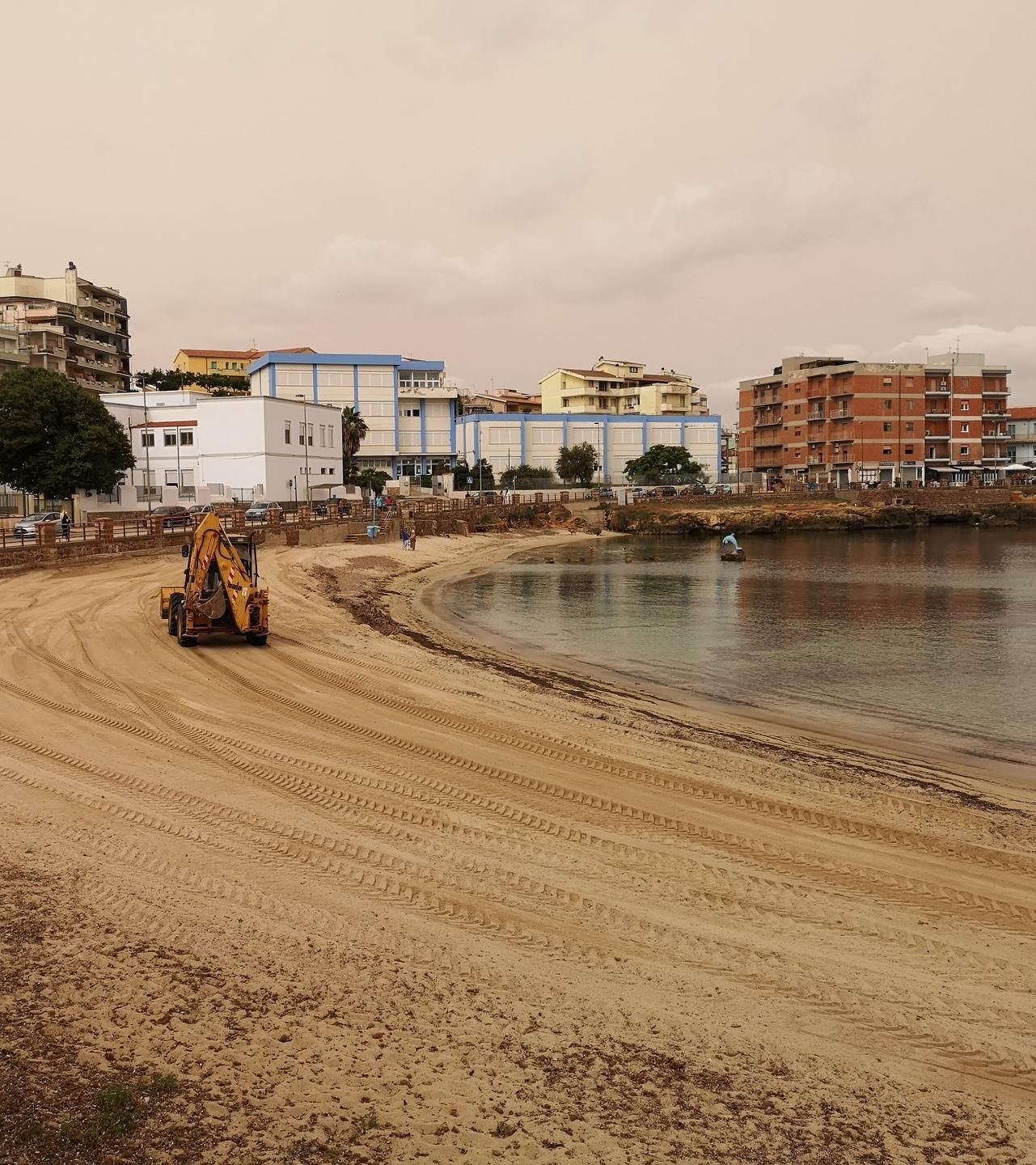 Maquillage della spiaggia con l’arrivo dell’estate 