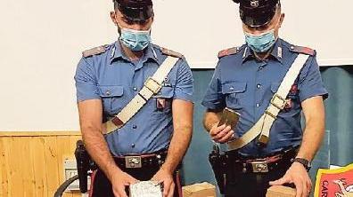 La droga sequestrata dai carabinieri nel luglio 2020 a Pisa Nord