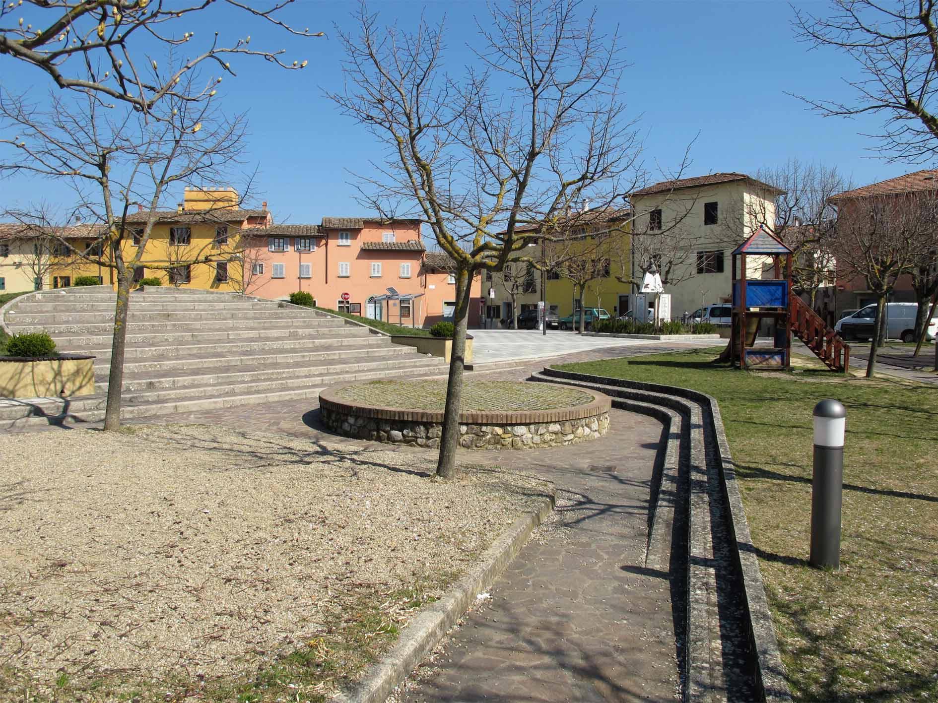 I giardini della frazione (foto d’archivio)