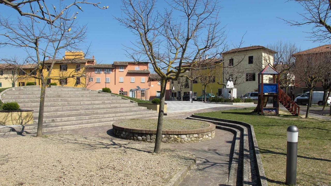 I giardini della frazione (foto d’archivio)