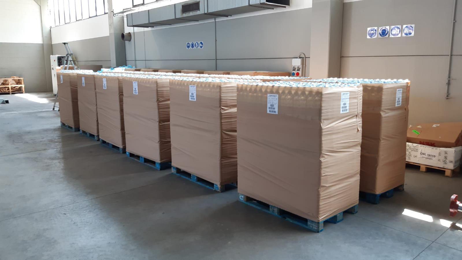 Pancali in un’azienda alimentare avvolti dalla carta riciclata