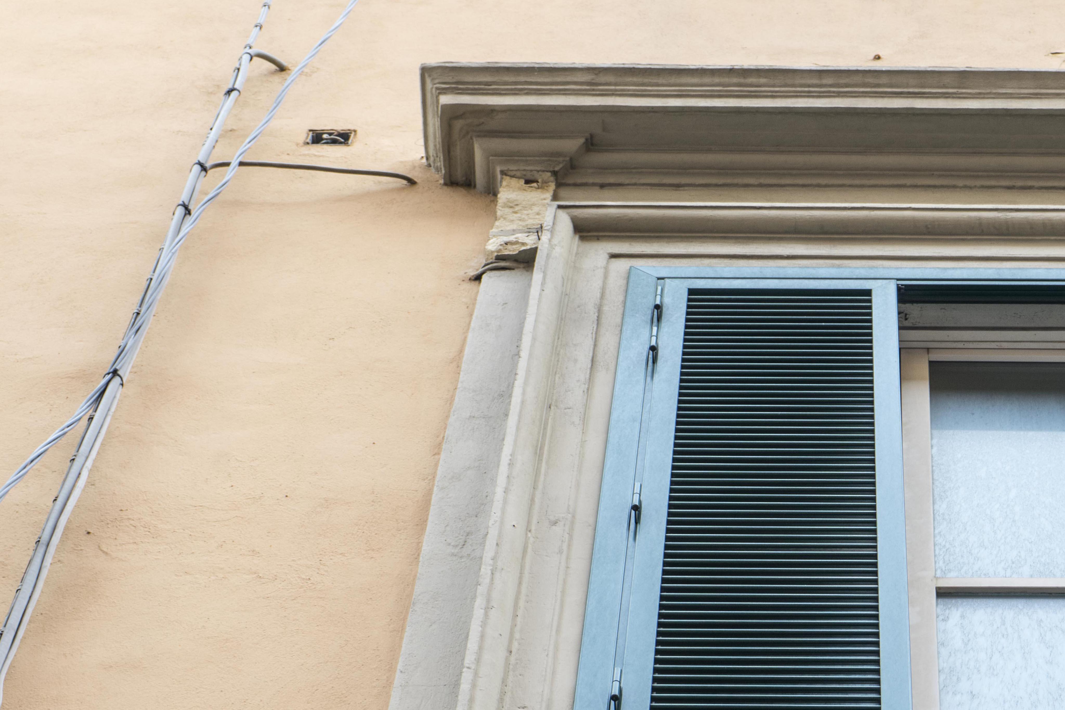 Il pezzo di capitello mancante (foto Silvi)