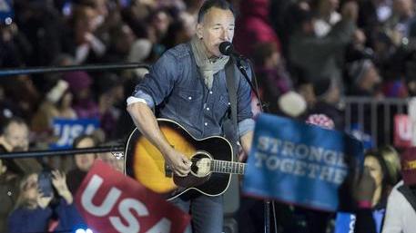 Anche i vaccinati con Astrazeneca potranno andare ai concerti di Bruce Springsteen