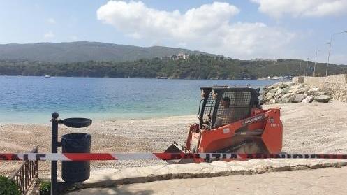 Proteste dei turisti per i lavori in spiaggia