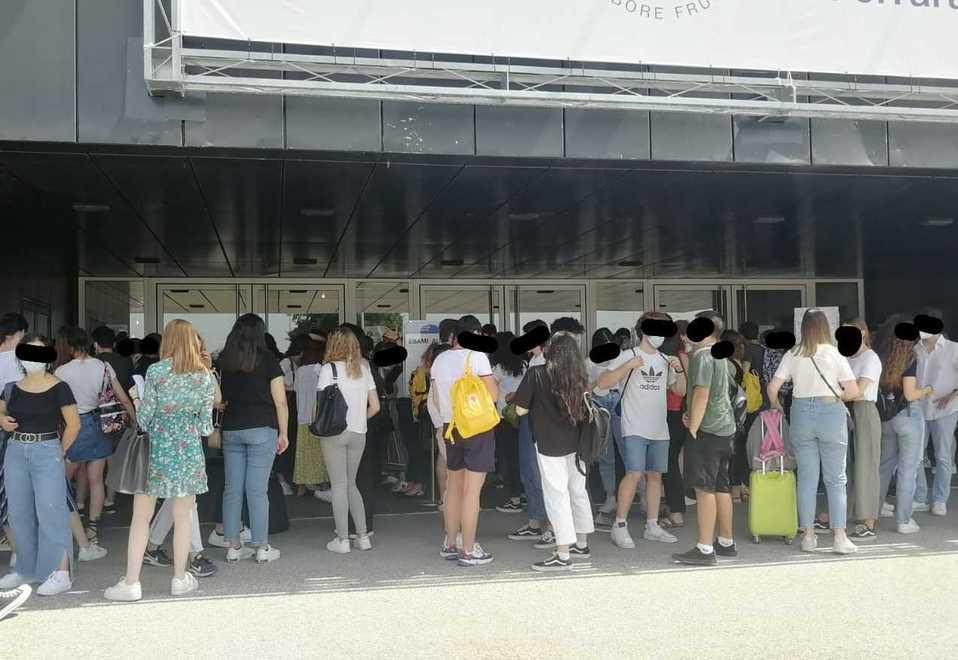 Esami in Fiera, Link protesta «Niente bus e attese al caldo»