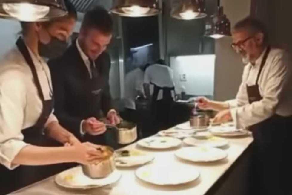 Beckham impiatta con Bottura in un video